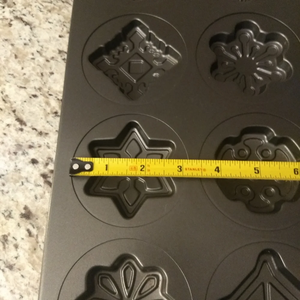 WILTON Cookie Pan Snowflake